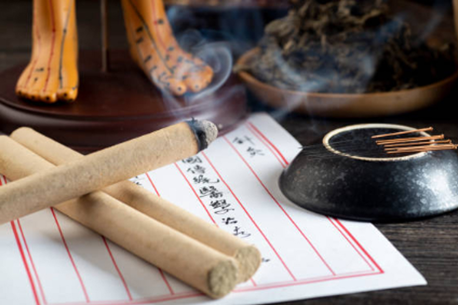 艾灸機(jī)器人智能交互系統(tǒng)：讓顧客輕松體驗(yàn)艾灸療程